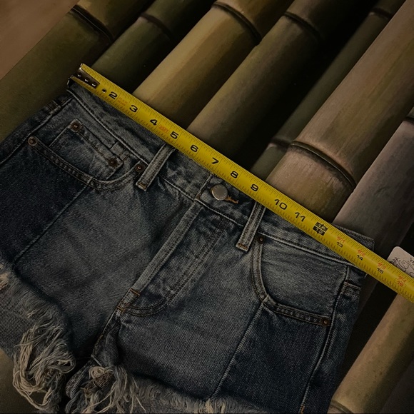 - ⭐️Free People-⭐️Jean Shorts Denim Frayed Edges Size 24 NWT! - Picture 15 of 15
